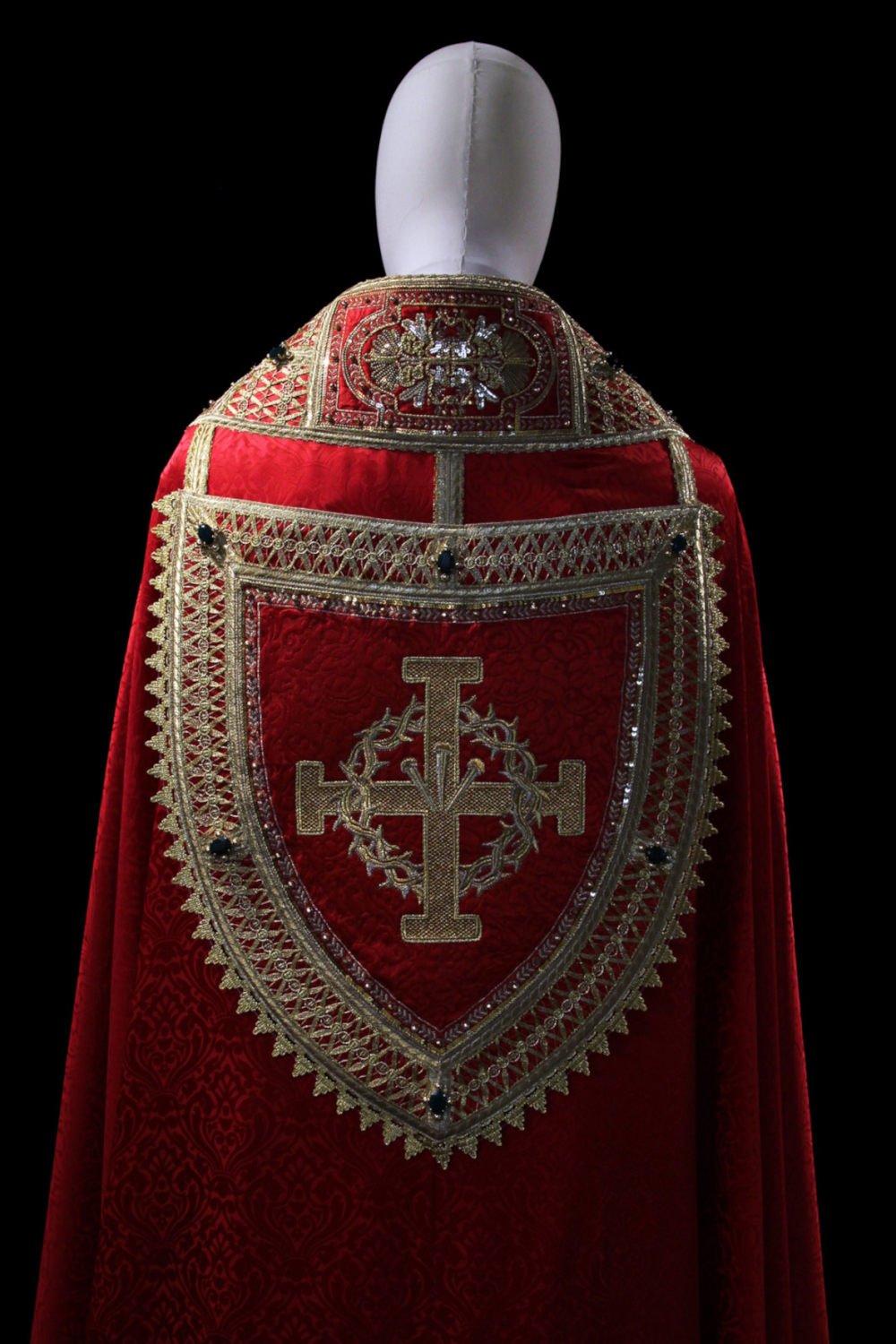 Backside of the cope for the Veneration of the Crown of Thorns, worn in the sacristy of the Cathedral of Notre-Dame, Paris. Designed by Filippo Sorcinelli.