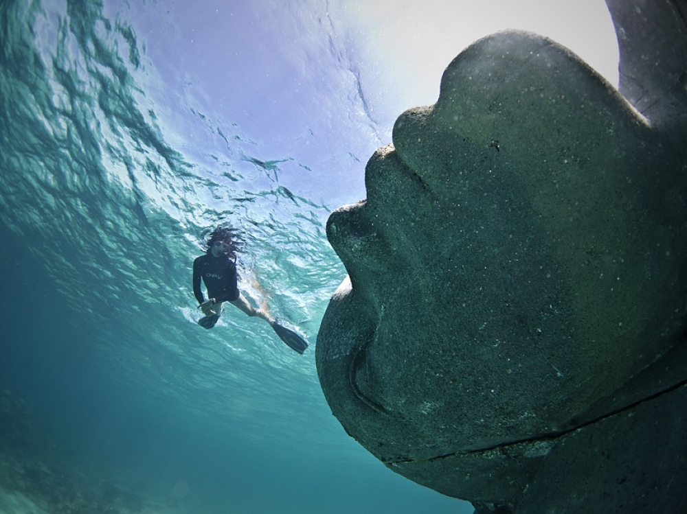 Ocean Atlas by Jason Taylor deCaires, Nassau (Bahamas)